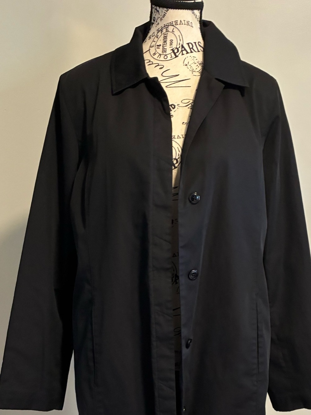 Jones New York Black Trench Coat. Fits like a Med. Classic Chic Trench. EUC